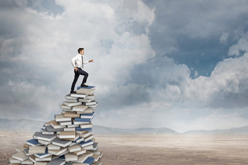 分析仪《扁鹊见蔡桓公》给予扁鹊在此医患沟通中提出一条建议？