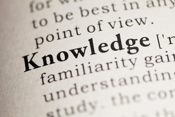 汽车无缘无故被别人划了怎么办