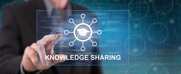 汽车无缘无故被别人划了怎么办