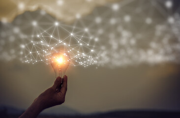 分析仪《扁鹊见蔡桓公》给予扁鹊在此医患沟通中提出一条建议？